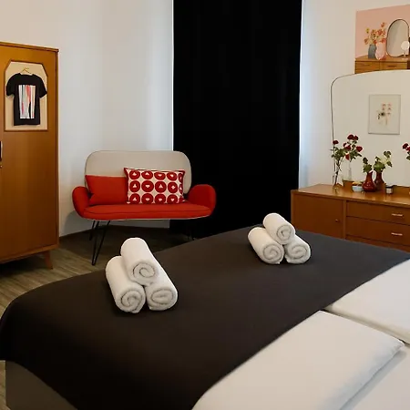 Charmante In Der Stadt Homestay *