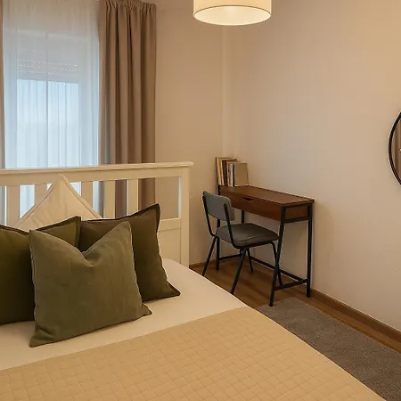 Charmante In Der Stadt Homestay *