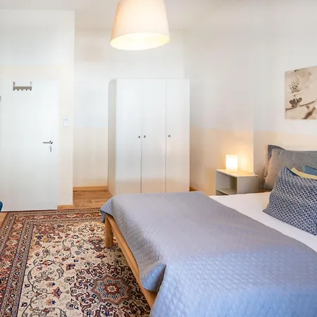 Charmante In Der Stadt Homestay *
