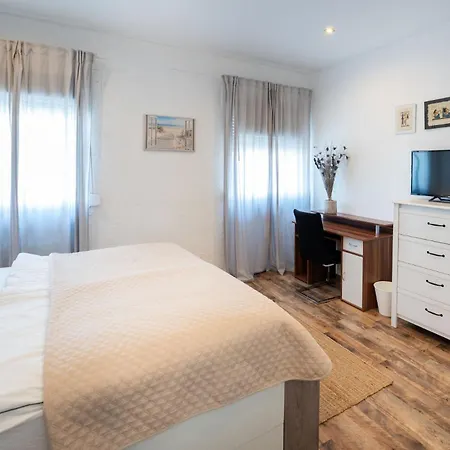 Homestay Charmante In Der Stadt
